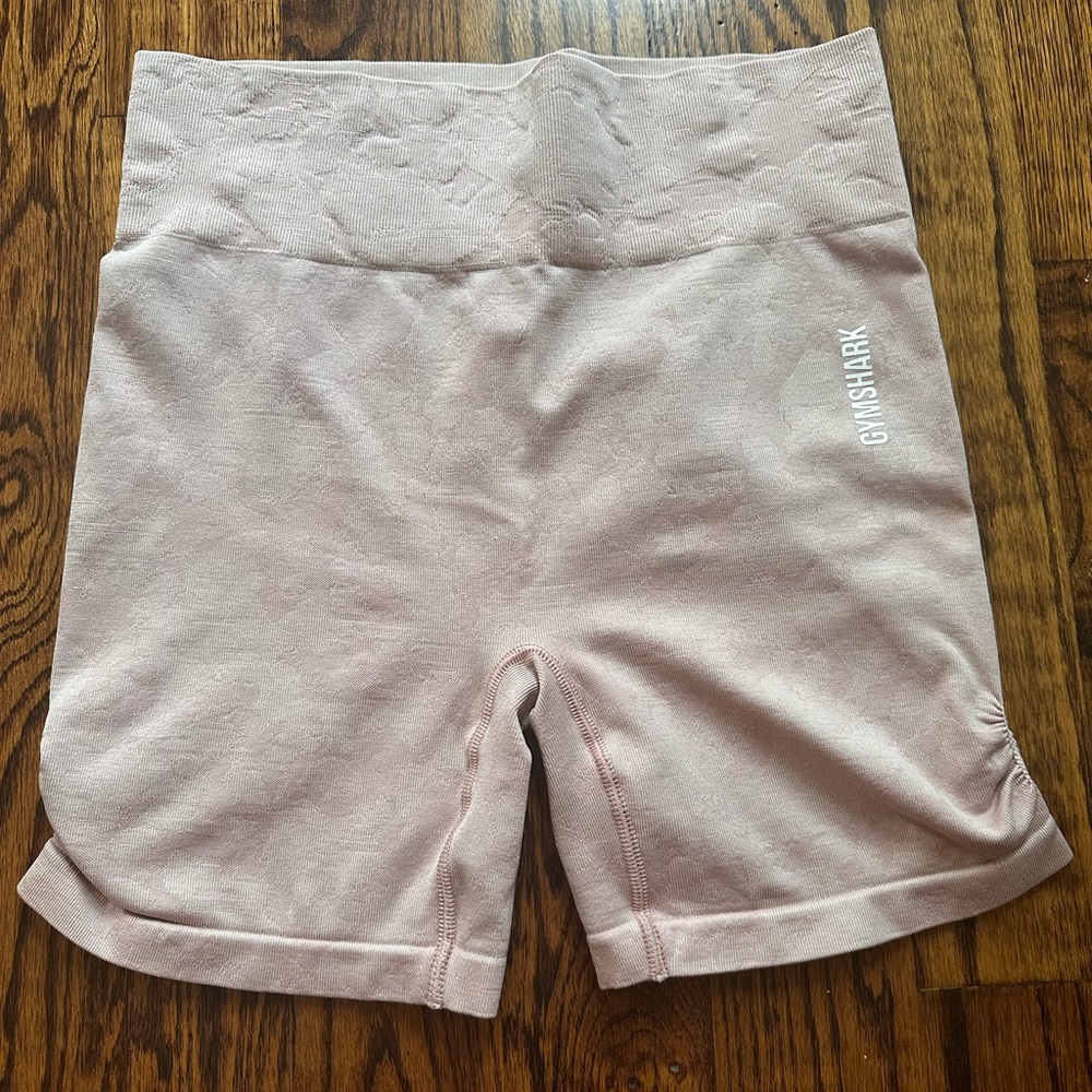 Gymshark Adapt light pink camo seamless short size large